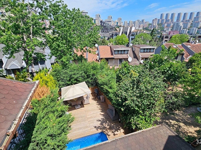 BAHÇEŞEHİR MERKEZDE ÇINAR A TİPİ 4+1 HAVUZLU SATILIK VİLLA
