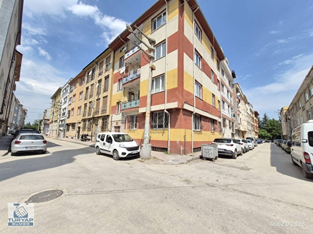 TURYAP SÜMERDEN KIRMIZI TOPRAK PORSUK YAKINI SATILIK 3+1 DAİRE