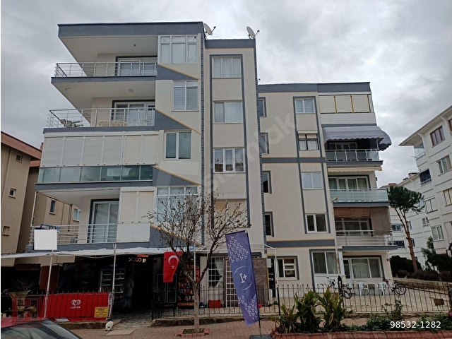 HAMDİ EMLAKTAN KURBALIDA SAHİLE YAKIN 3.KAT (ARA KAT) 2+1 DAİRE