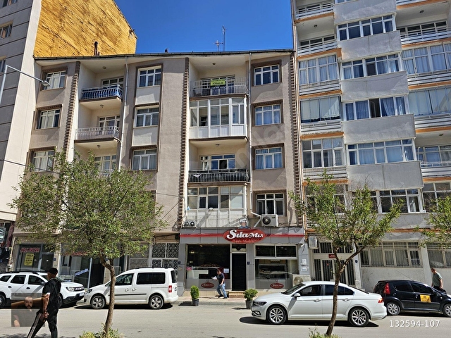 ÇATI EMLAKTAN KİRALIK DAİRE (ŞEHİTİLHANLAR CADDESİNDE)