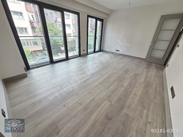 KAPALI OTOPARKLI 7&24 GÜVENLİKLİ LÜKS SİTEDE 3+1 SIFIR ARA KAT DAİRE - Görsel 7