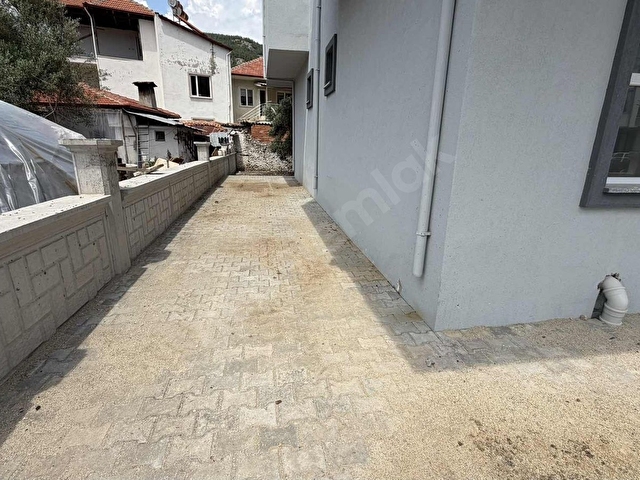 Muğla Ulada geniş 1+1 daire - Görsel 4