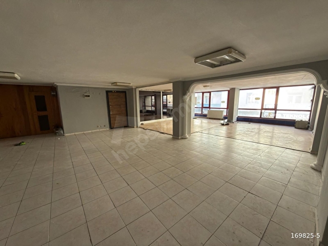 HİCRETDEN 50.YIL MH. TRAMVAY CAD. DİBİNDE 130 M2 KİRALIK OFİS