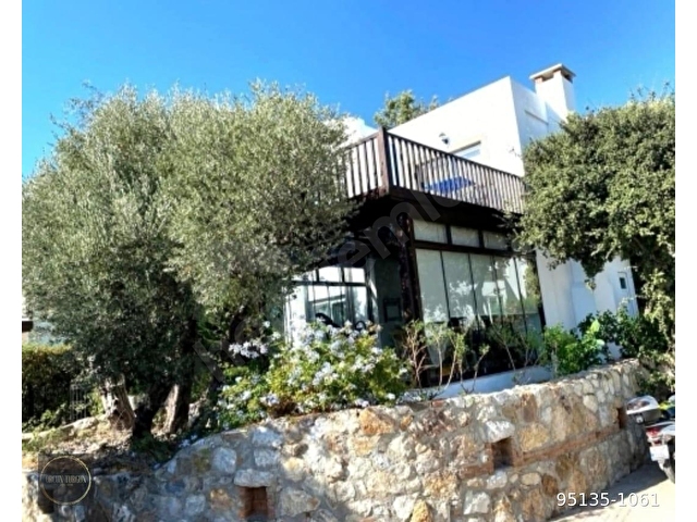 Bodrum Gümüşlük Geniş Bahçeli Yıllık kiralık Köşe Villa - Görsel 13