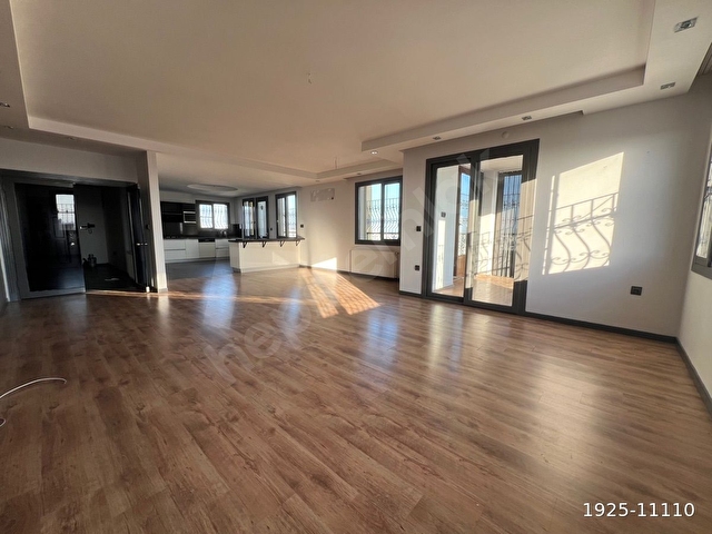 REALTY WORLDDEN KURTULUŞTA SATILIK ULTRA LÜKS DAİRE