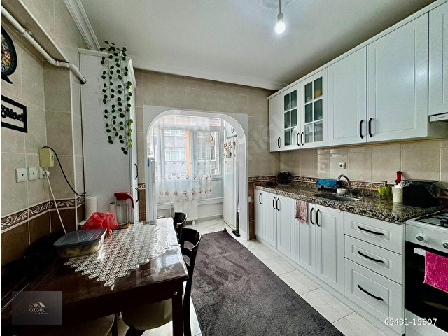 ÖZGÜL EMLAKtan MERKEZİ KONUMDA FULL YAPILI MASRAFSIZ ORTA KAT 3+1 DAİRE - Görsel 3