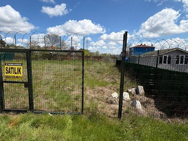 SALTIKOĞLUNDAN SUBAŞI MAHALLESİNDE MERKEZİ KONUMDA, YERLEŞİM İÇERİSİNDE 389M²LİK ARSA