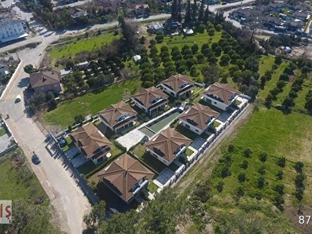 Aslanbucakta Havuzlu Yerden Isıtmalı Modern Villalar Caniş Emlak - Görsel 2