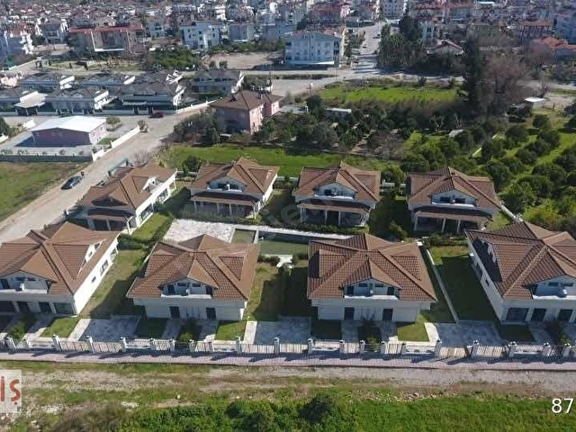 Aslanbucakta Havuzlu Yerden Isıtmalı Modern Villalar Caniş Emlak - Görsel 4