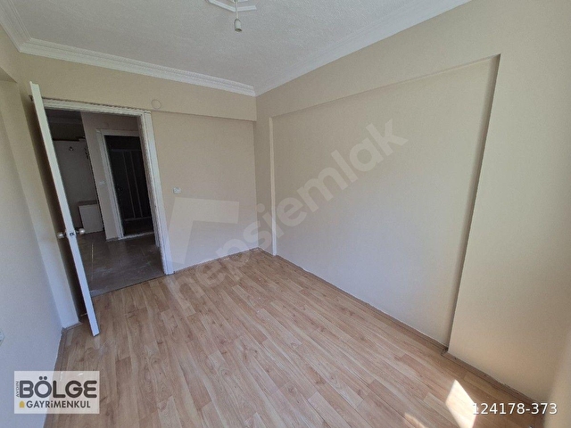 AYDIN GİRNE MAHDE SATILIK 3+1 KÖŞE KONUMLU DAİRE - Görsel 9