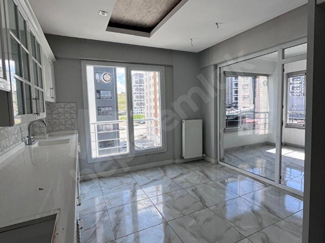 Papatya caddesi üzerinde, 175 M2 SATILIK DAİRE - Görsel 4