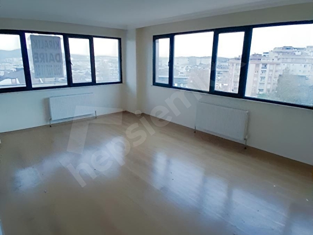 ANA CADDE ÜSTÜ LUX SİTEDE SATILIK 3+1