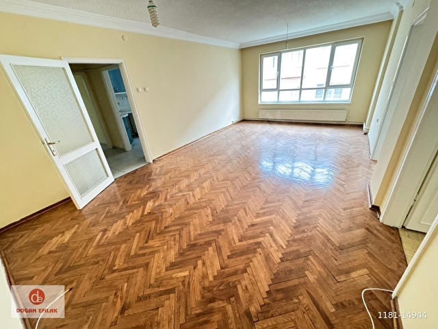 DOĞAN 2DEN SOKULLU CADDE ÜZERİ KATTA KİRALIK DAİRE - Görsel 3