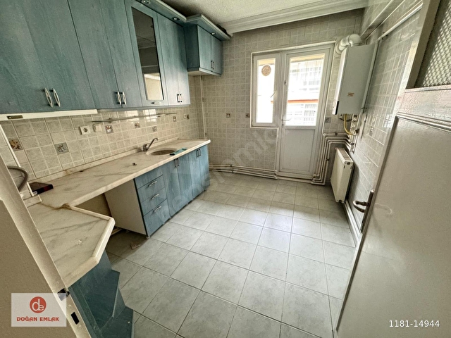 DOĞAN 2DEN SOKULLU CADDE ÜZERİ KATTA KİRALIK DAİRE