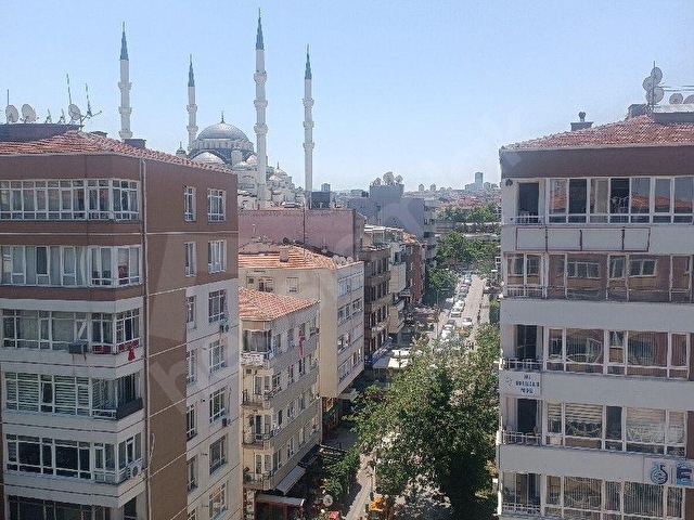 YENİBİR EMLAKTAN KIZILAYIN KALBİNDE MEŞRUİYET CADDESİNDE MUHTEŞEM  GENİŞ TERASLI 1+1 DAİRE - Görsel 3