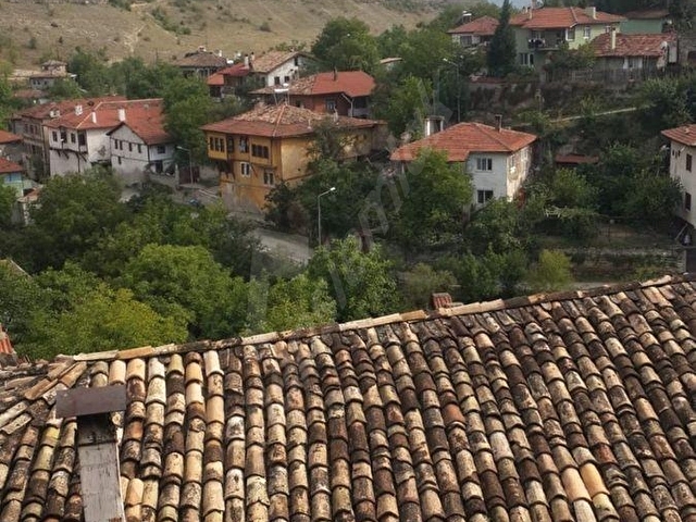ELİT EMLAKTAN TARİHİ ÇARŞIDA 3.5 MİLYON ONAYLI 154 M2 TARİHİ MÜSTAKİL EV