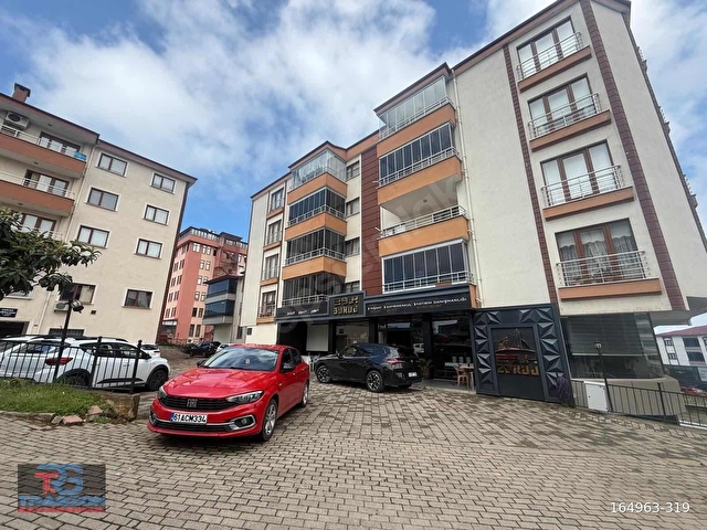 PELİTLİDE ÇOK MERKEZİ KONUMDA SATILIK 3+1 DAİRE