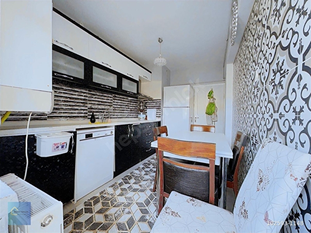 AYKUT EMLAKTAN MERKEZDE ORTA KATTA SATILIK DAİRE - Görsel 6