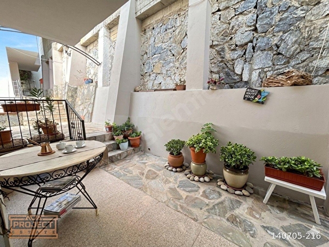 Kuşadası Kadınlar Denizinde 5+2 Havuzlu site içersinde SATILIK VİLLA - Görsel 5