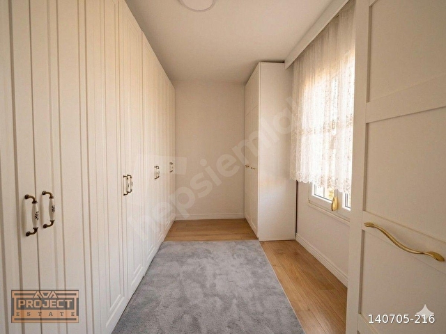 Kuşadası Kadınlar Denizinde 5+2 Havuzlu site içersinde SATILIK VİLLA - Görsel 21