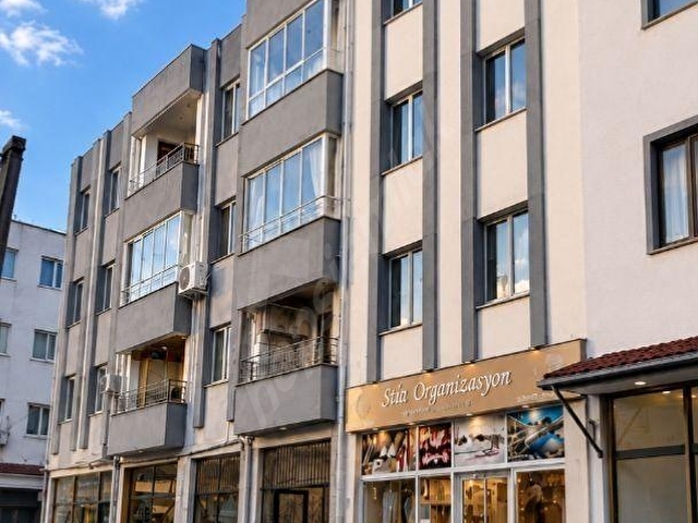 FIRSAT DAİRE--3+1+KAPALI MUTFAK+ 170 M2 ÇİF VC+BANYO