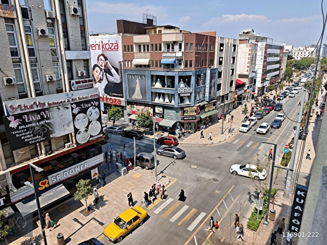 ÇARŞININ MERKEZİNDE İSTİKLAL CADDESİNDE GENİŞ 1+1 KİRALIK OFİS