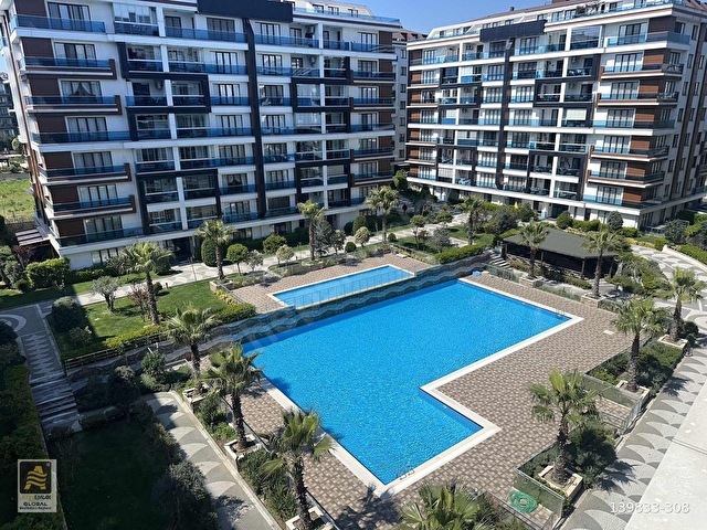 BEYLİKDÜZÜ YAŞAM VADİSİNE CEPHE SİTE İÇİ 4+1 SATILIK DAİRE
