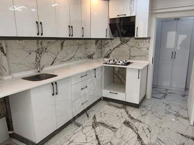 AŞUROĞLU EMLAKTAN TANDOĞAN MAHDE 3+1 FULL YAPILI SATILIK DAİRE - Görsel 2