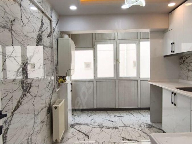 AŞUROĞLU EMLAKTAN TANDOĞAN MAHDE 3+1 FULL YAPILI SATILIK DAİRE - Görsel 5