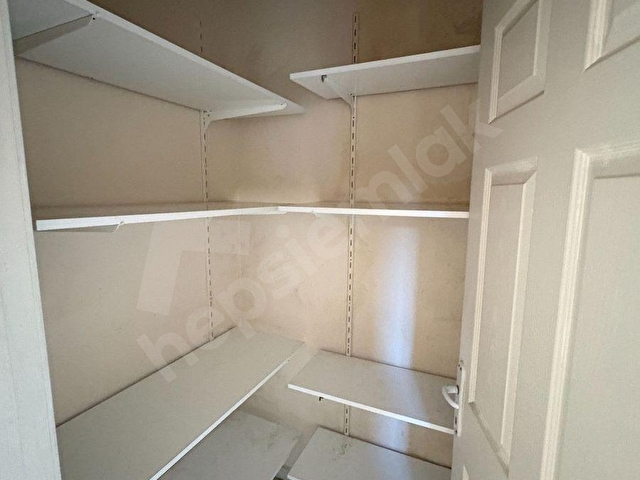 Milas Cumhuriyet Mahallesinde 3+1 Doğalgazlı Kiralık Daire - Görsel 13