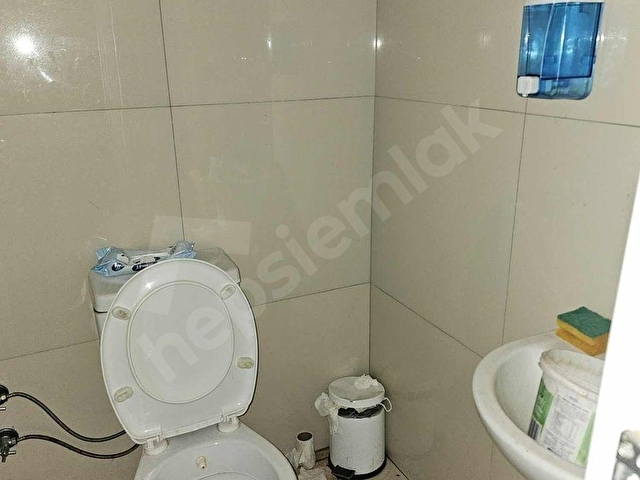 BEYLİKDÜZÜ YAKUPLUDA KİRALIK DEPOLU DÜKKAN - Görsel 12