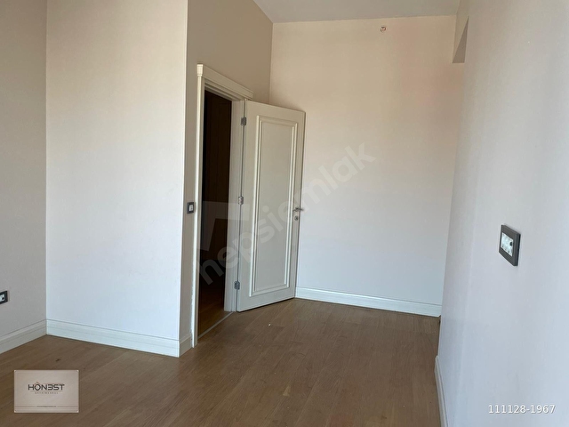 KİPTAŞ VENEZİA MEGA SATILIK BOŞ DUBLEKS 2+1 TERASLI ÇİFT BANYOLU DAİRE - Görsel 17