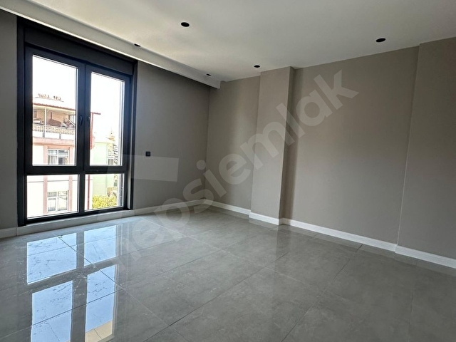 ÖZAKIN GAYRİMENKULDEN NEFİSE SULTAN MAHALLESİN’DE SATILIK SIFIR ARAKAT 4+1 210 M2 FIRSAT DAİRE - Görsel 13