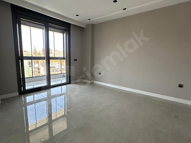 ÖZAKIN GAYRİMENKULDEN NEFİSE SULTAN MAHALLESİN’DE SATILIK SIFIR ARAKAT 4+1 210 M2 FIRSAT DAİRE - Görsel 21