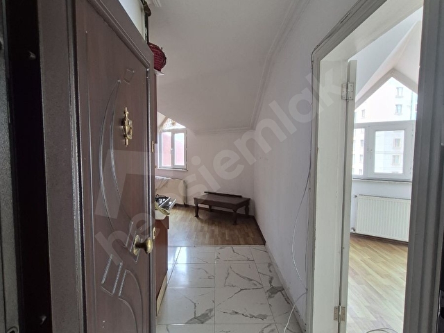 SİTE MAHALLESİNDE TERASLI | FERAH 1+1 ÇATI KATI DAİRE - Görsel 6