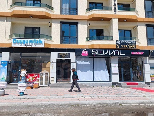 ERCİŞTE VANYOLUNDA KİRALIK 2+0 EŞYALI DAİRE - Görsel 10