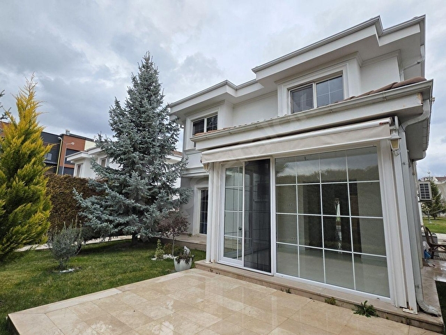Çayyolu VİLLA&VİLLA Sitesinde 5+2 Lüks Villa | 800 m² Arsa Paylı