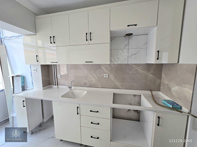 ÇALIKAVAK SOKAKTA SATILIK 3+1 DAİRE - Görsel 3