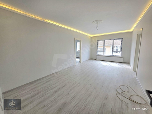 ÇALIKAVAK SOKAKTA SATILIK 3+1 DAİRE - Görsel 14