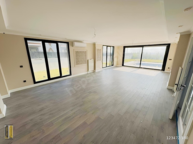 750m2 Arsa İçerisinde Müstakil Havuzlu Otoparklı 5+1 Lüx Villa - Görsel 15