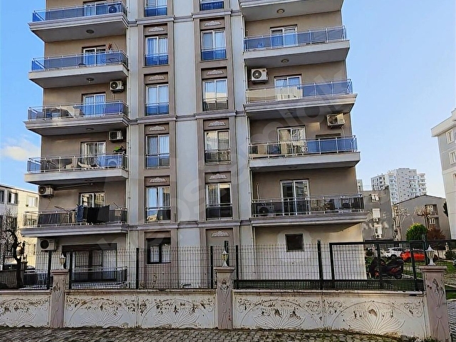 ÇİĞLİ UĞUR MUMCU MAHALLESİNDE SATILIK3+1 DARE