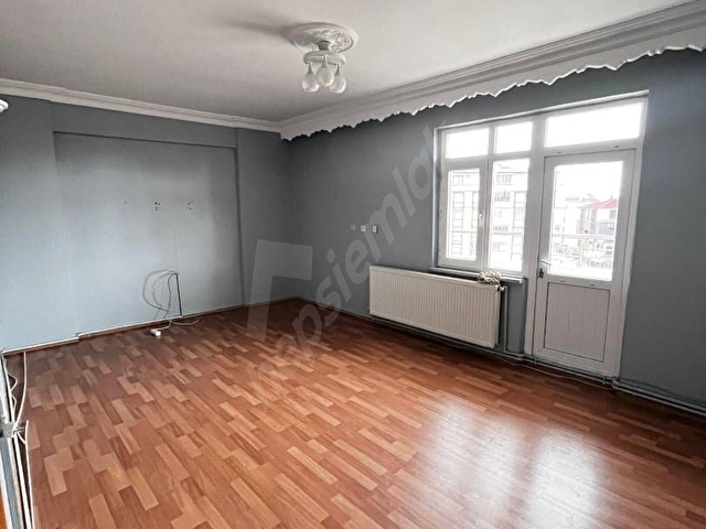 KÖŞEMDE MERKEZİ KONUM DA SATILIK DAİRE - Görsel 2