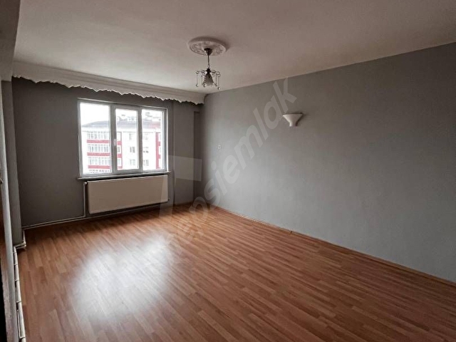 KÖŞEMDE MERKEZİ KONUM DA SATILIK DAİRE - Görsel 4