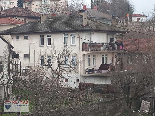 SAFRANBOLU MUSALLA MAH. 3 KATLI 7+3 SATILIK MÜSTAKİL EV - Görsel 6