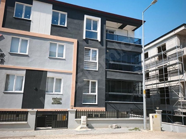 BURCU EMLAK TAN BAHÇELİEVLER MAH.DE SATILIK 3+1 DAİRE - Görsel 3