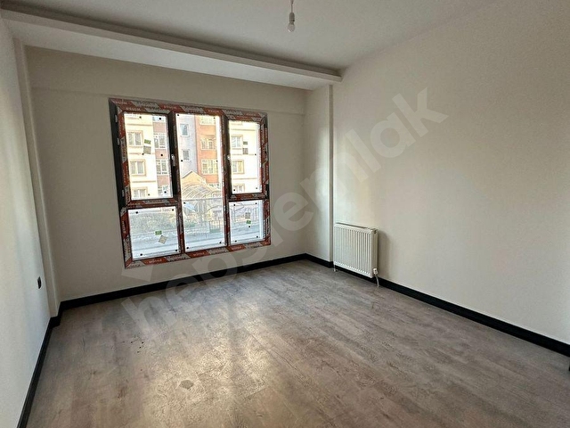 ŞEHRİN HIZLA GELİŞMEKTE OLAN BÖLGESİNDE 3+1 KİRALIK - Görsel 2