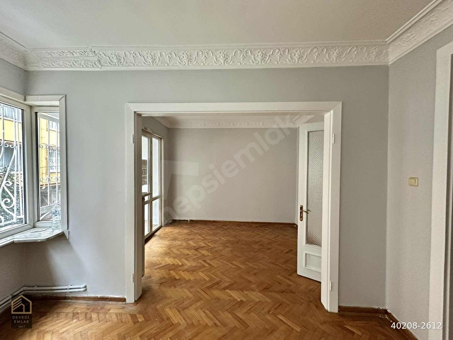 ŞİŞLİ MERKEZDE 3+1 KOMBİLİ 150 m2 GENİŞ KİRALIK DAİRE - Görsel 13