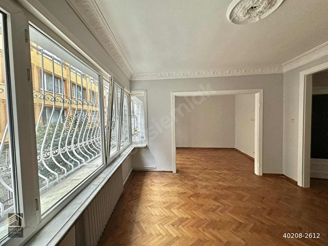 ŞİŞLİ MERKEZDE 3+1 KOMBİLİ 150 m2 GENİŞ KİRALIK DAİRE - Görsel 6