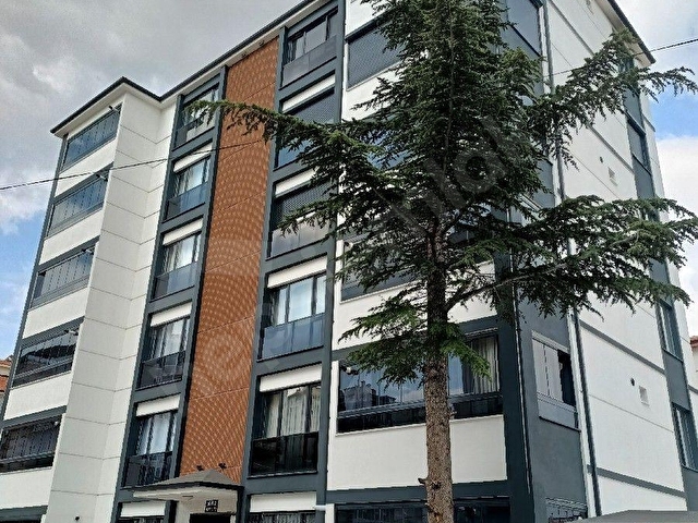 Mehmet Akif mahallesi Ali aksu caddesi civarı eşyalı kiralık 2+1 eşyalar yeni sıfır daire