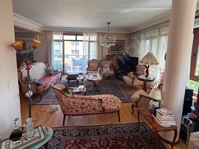GAYRETTEPEDE SİTEDE 5+1 SATILIK DAİRE - Görsel 6